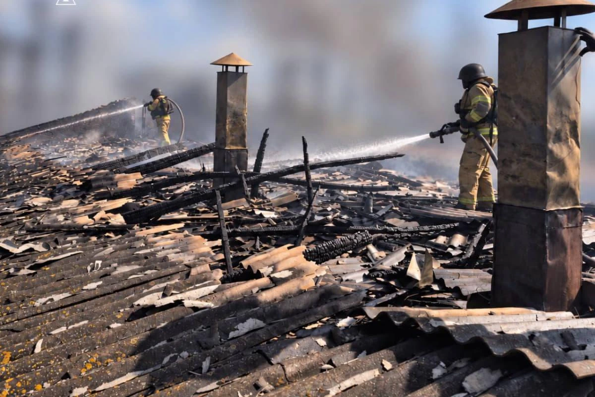 Росіяни атакували Житомирщину: пошкоджено транспортну інфраструктуру, спалахнула пожежа